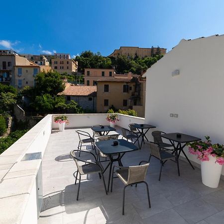 Numisia Guest House Terracina Exterior foto