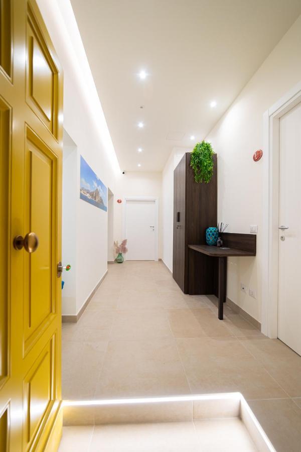 Numisia Guest House Terracina Exterior foto
