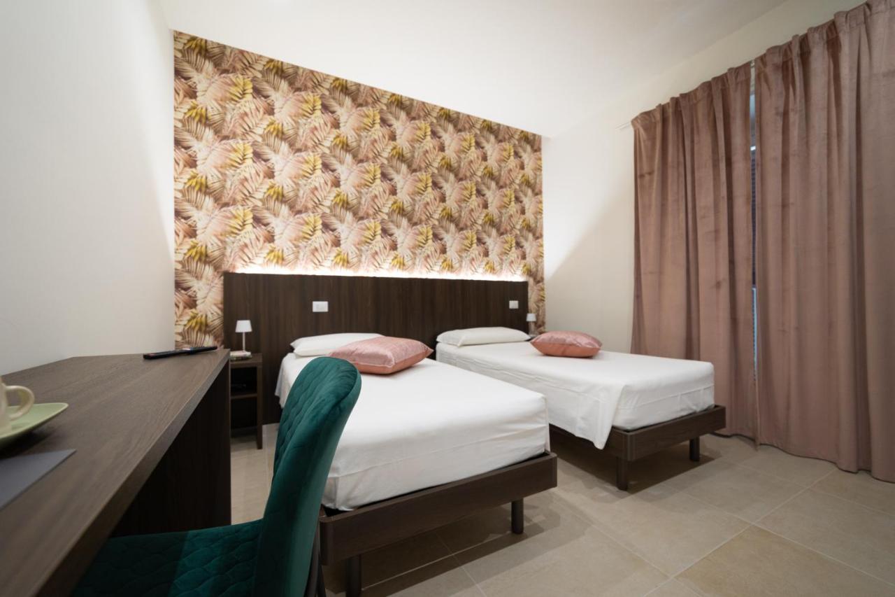 Numisia Guest House Terracina Exterior foto
