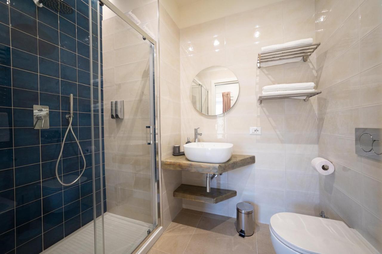 Numisia Guest House Terracina Exterior foto