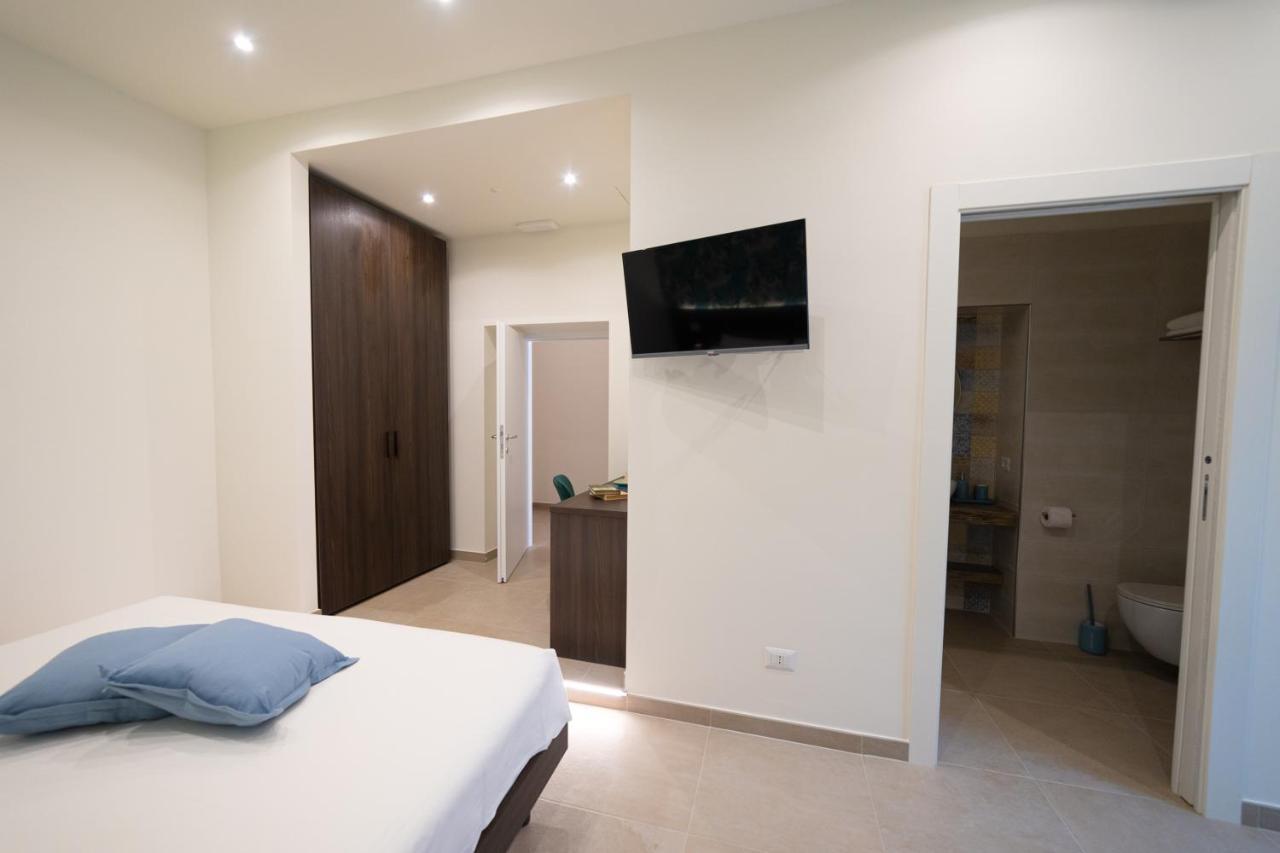 Numisia Guest House Terracina Exterior foto
