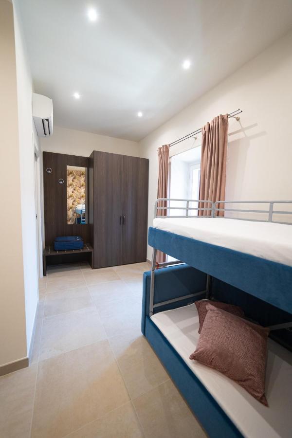 Numisia Guest House Terracina Exterior foto
